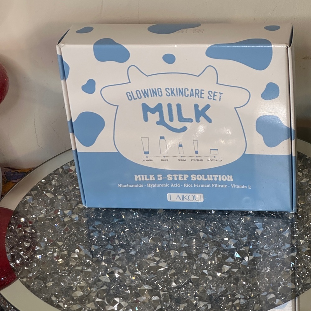 NIB - LAIKOU Milk Skincare Set - 5 Pieces.
